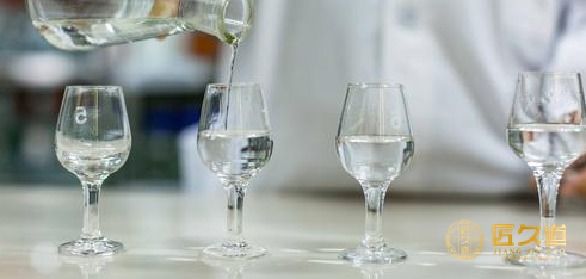 匠久道【53度酱香型】- 酱酒调酒师的秘密武器：勾调艺术的神奇魅力！