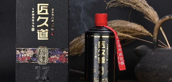匠久道【53度酱酒】-酱香白酒行业在存量竞争中面临的主要挑战是什么？