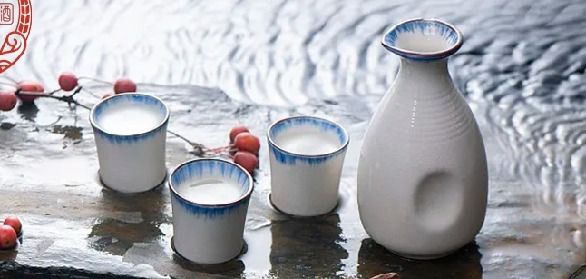 酱香酒品质如何辨？观色闻香品味与懂工艺，教你精准选好酒