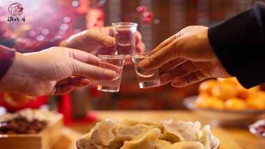 乔迁宴用什么酒：定制纪念酒让乔迁宴席留下专属印记